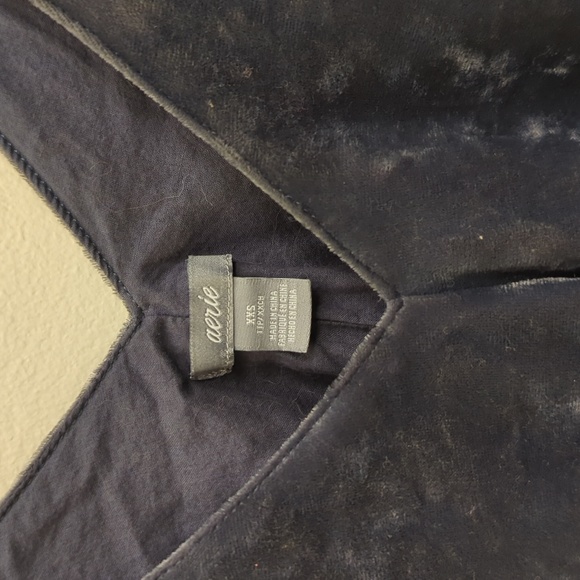 Aerie Navy Velvet Cropped Ruffle Tank - Picture 3 of 6